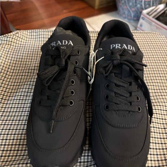 Prada Black Sneakers Sleek Low-Top Design - Picture 2 of 7